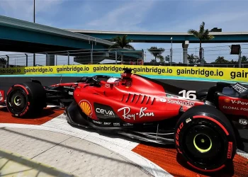 Ferrari fecha parceria importante com a Hewlett-Packard antes do Grande Prêmio de Miami.