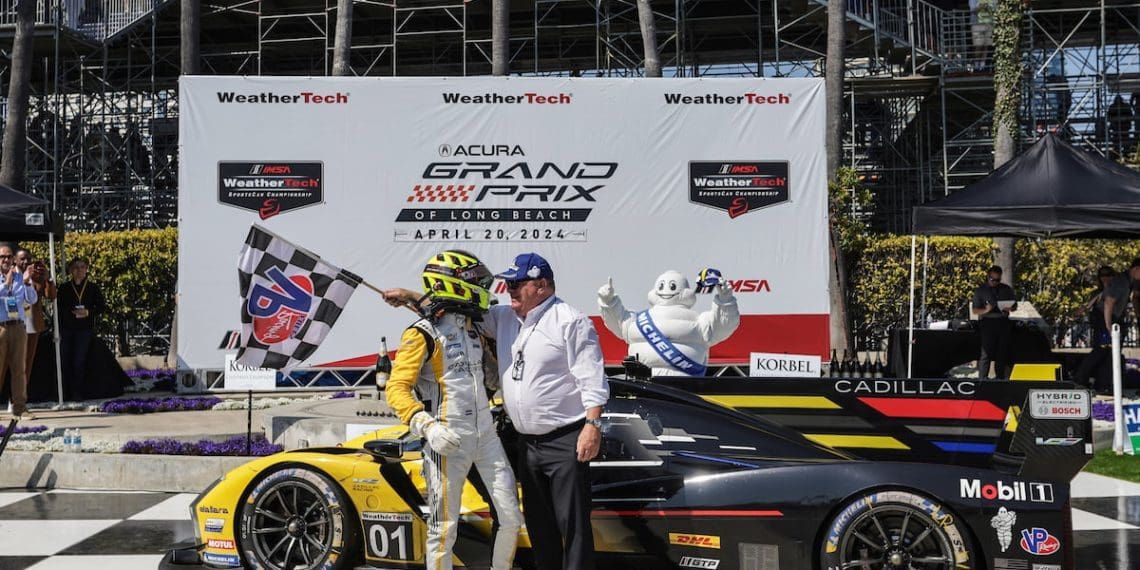 Van der Zande emerge vitorioso em corrida caótica em Long Beach.