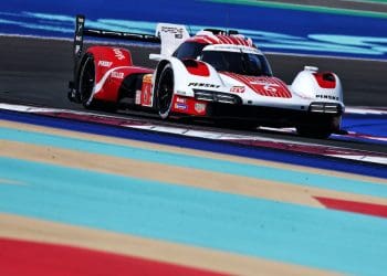 Porsche Penske continua em alta com Estre liderando no segundo treino.