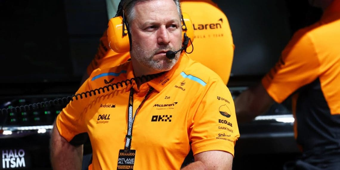 Brown feliz por McLaren não estar envolvida no mercado de pilotos da F1 2025.