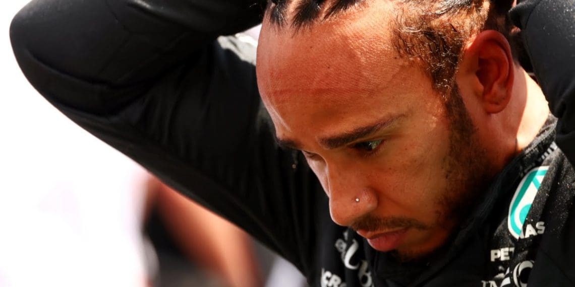 Hamilton pronto para se juntar à Ferrari na F1 sozinho em 2025.