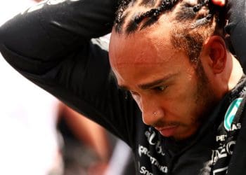 Hamilton pronto para se juntar à Ferrari na F1 sozinho em 2025.