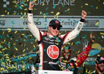 Christopher Bell mostra sua confiabilidade como um dos principais competidores da JGR ao avançar 20 posições na etapa 3 para reivindicar a vitória.