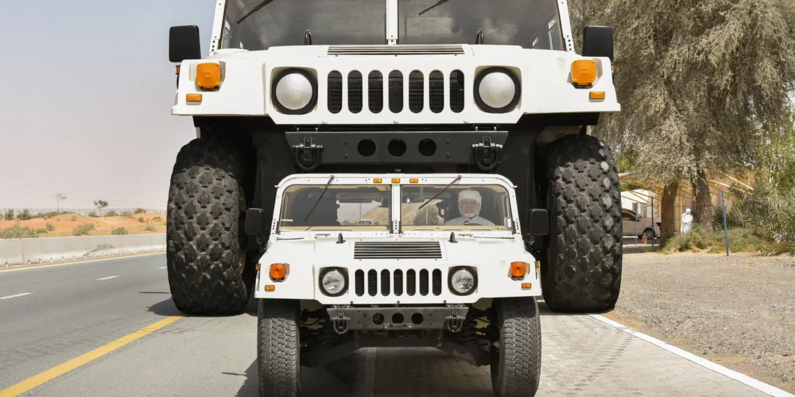 Esqueça o Cybertruck, este SUV é tão grande que tem uma casa dentro!