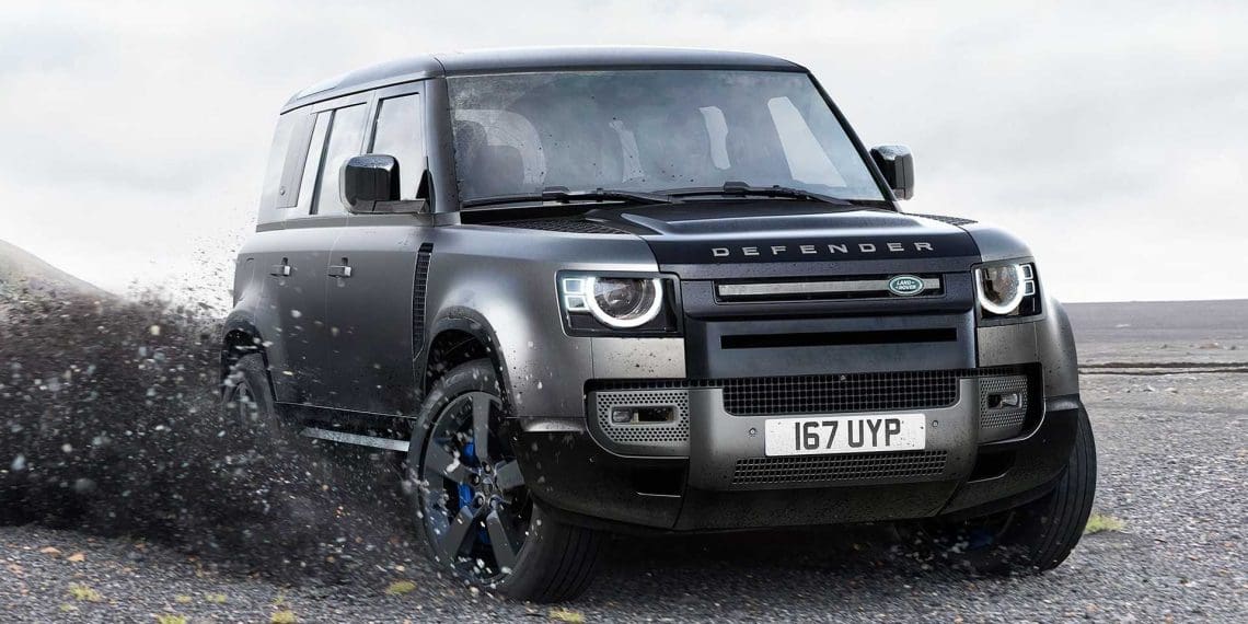 Land Rover Under Fire: Angry Defender Owners Sue Over Fragile Windshields That Won’t Survive