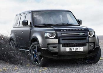 Land Rover Under Fire: Angry Defender Owners Sue Over Fragile Windshields That Won’t Survive