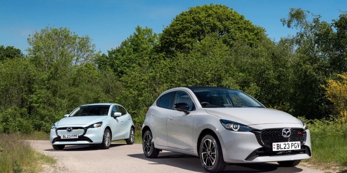 Mazda2 ganha visual mais moderno e reforço de equipamento