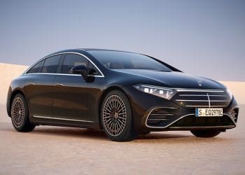 Mercedes EQS agora com uma estrela vertical e mais autonomia