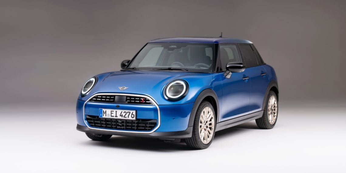 Mini Cooper de 5 portas está de regresso com motorizações a gasolina