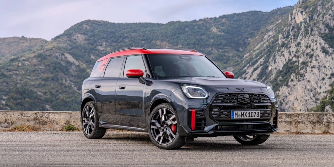 Novo MINI John Cooper Works Countryman: estética apurada e 300 cv