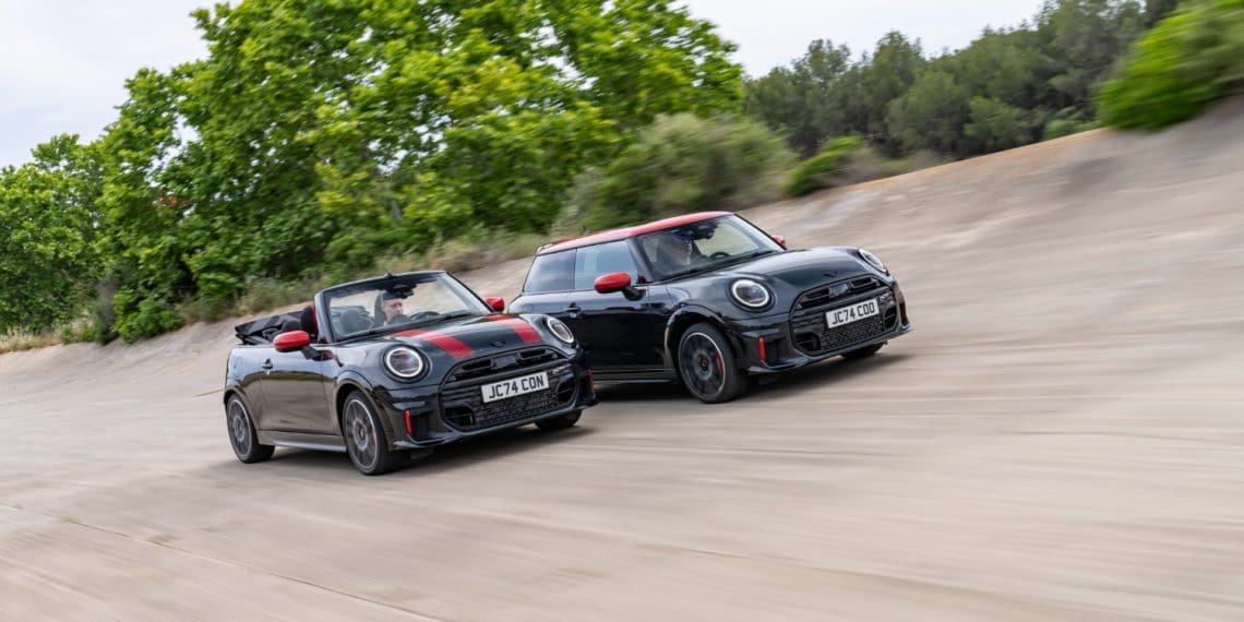 Mini apresenta os novos JCW com motor a gasolina