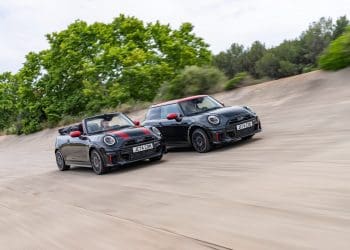 Mini apresenta os novos JCW com motor a gasolina