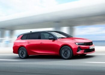 Opel Astra Sport Tourer Eletric já está disponível para encomenda