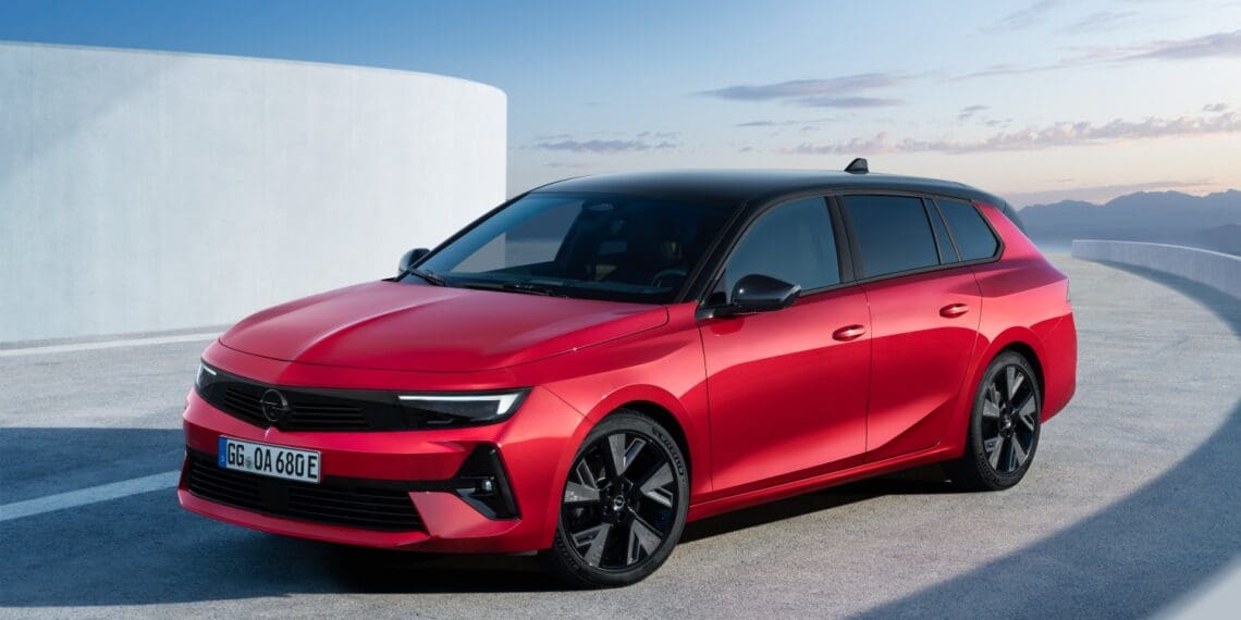 Opel Astra Sport Tourer Eletric já está disponível para encomenda