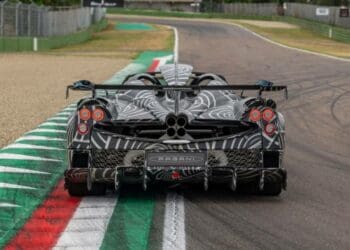 Pagani prepara novo modelo em Imola