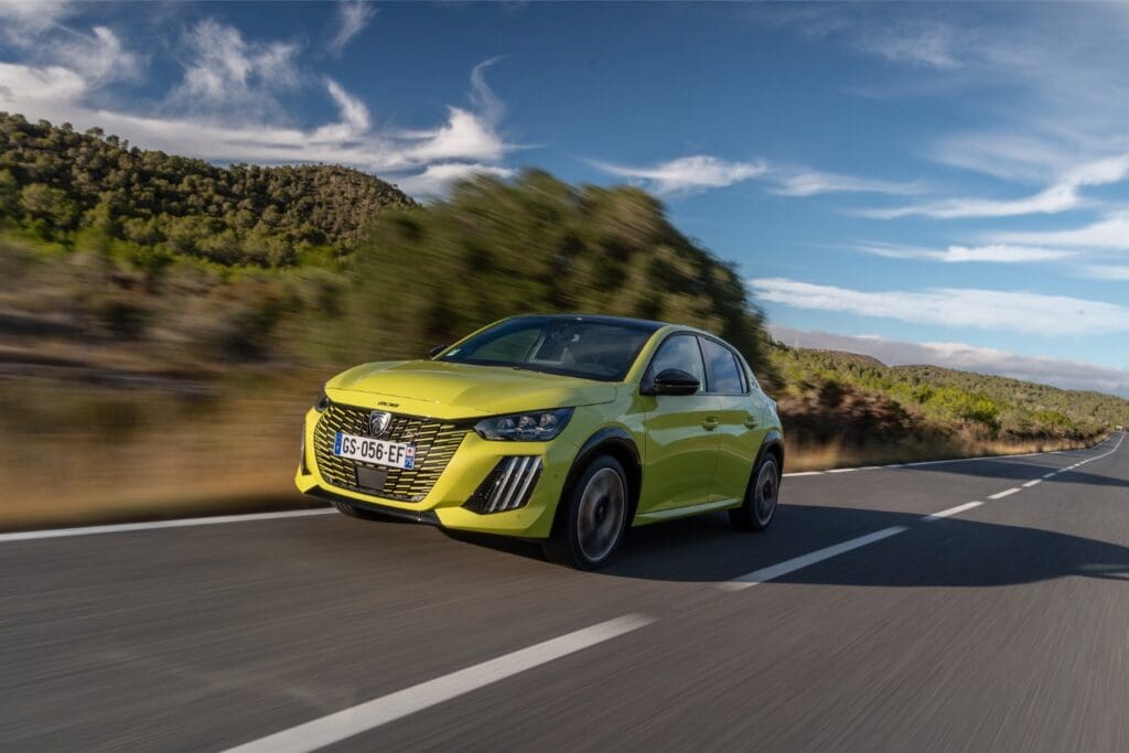 Versão GTi do Peugeot E-208 vai estrear em Le Mans
