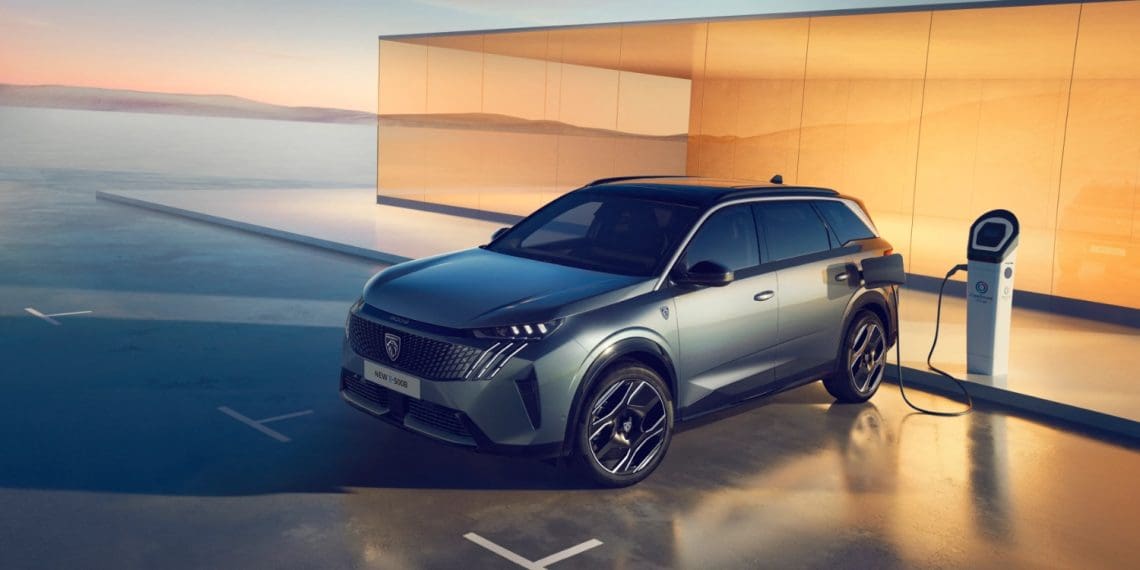 Peugeot revela o E-5008 com autonomia até 660 km