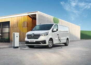 Renault revela a Trafic E-Tech Eletric com 297 km de autonomia