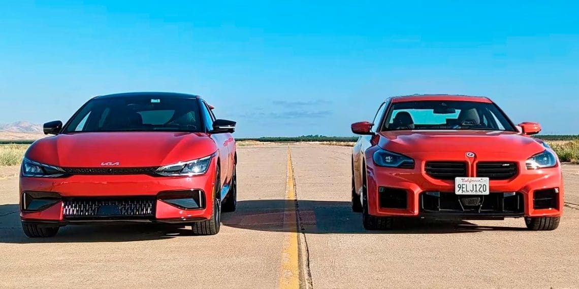 BMW M2 vs. Kia EV6 GT: gasolina ou elétrico, qual vence este duelo?