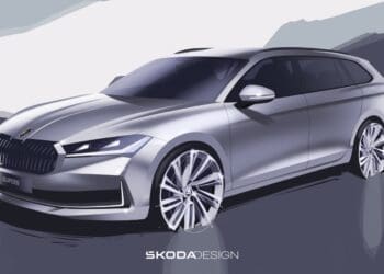 Skoda mostra as primeiras imagens do novo Superb