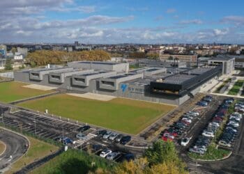 Symbio inaugura a primeira gigafábrica para a produção de pilhas de combustível