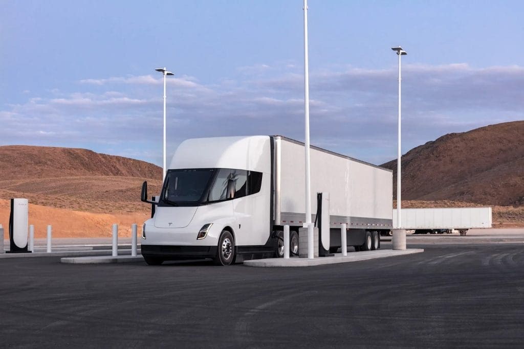 Tesla pretende vender o camião elétrico Semi na Europa