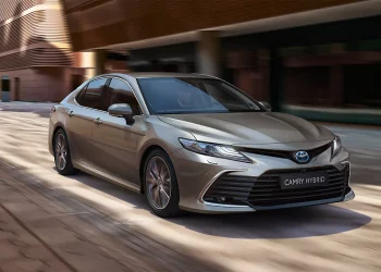 Toyota Camry Defies the Odds as Sedan Sales Soar in 2024 – Daily Sales Hit Staggering Figures