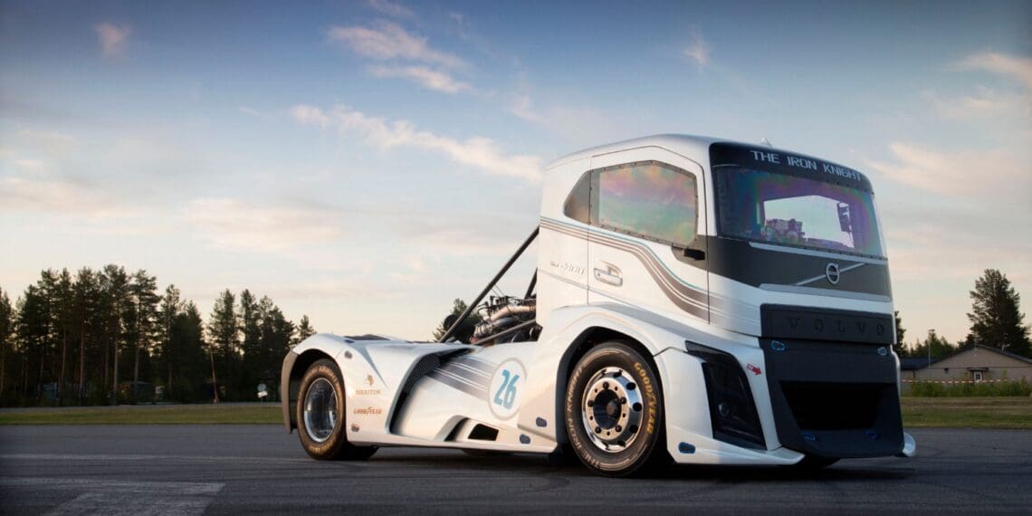Volvo The Iron Knight: o camião mais rápido do mundo com 2 400 cv visitou o circuito do Estoril