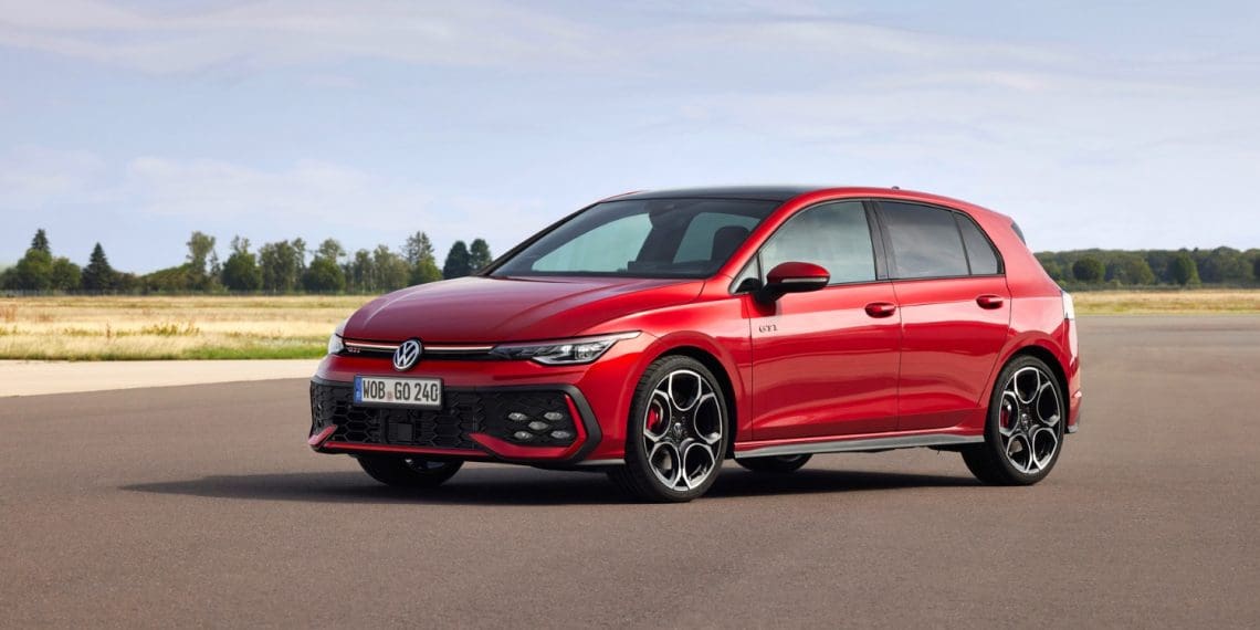 Renovado VW Golf chega com tecnologia aprimorada e versão GTI mais potente